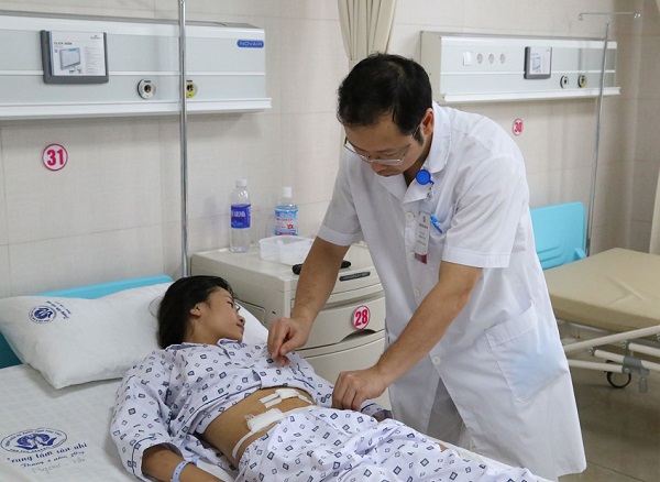 Phú Thọ: Phẫu thuật thành công khối u nang buồng trứng cho bé gái 10 tuổi