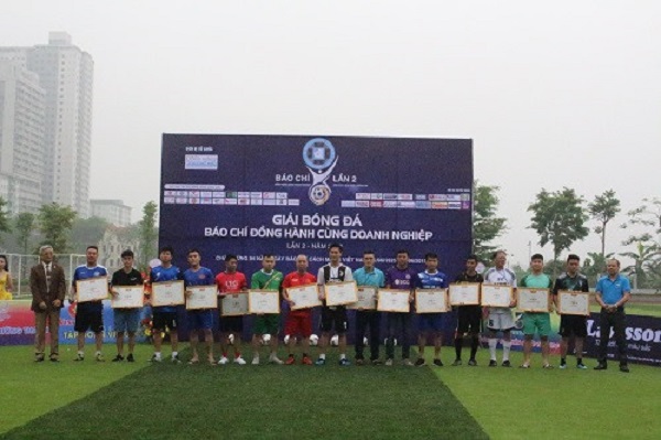 Khai mạc giải bóng đá “Báo chí đồng hành cùng doanh nghiệp” lần thứ 2 tại Hà Nội - Hình 1