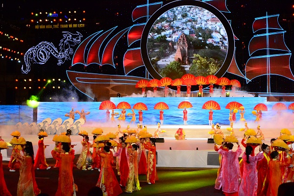 Khánh Hoà: Lung linh đêm khai mạc Festival Biển Nha Trang và Năm Du lịch Quốc Gia 2019 - Hình 6