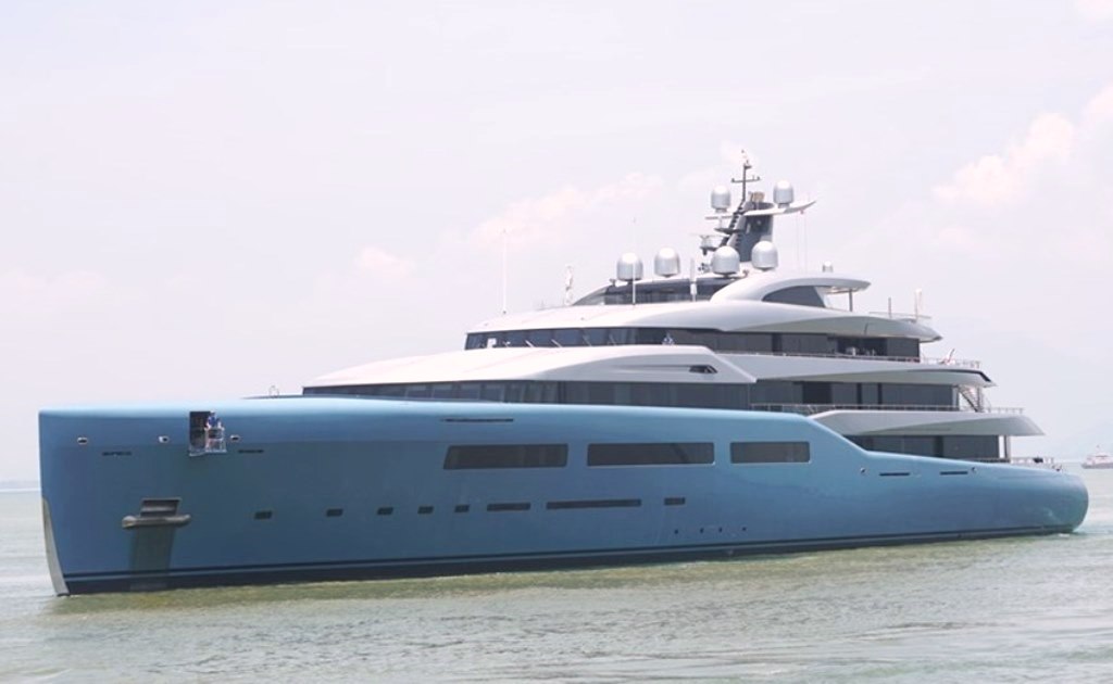 Đà Nẵng: Siêu du thuyền của ông chủ Tottenham Hotspur cập cảng Tiên Sa