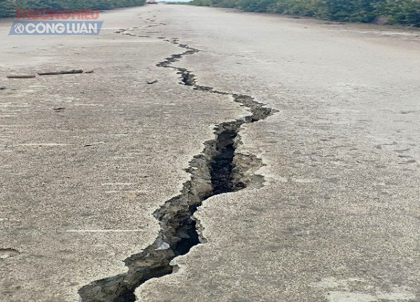 Xã Đa Lộc, Hậu Lộc (Thanh Hóa):Tuyến đê chắn sóng hư hỏng nghiêm trọng trước mùa mưa bão - Hình 1