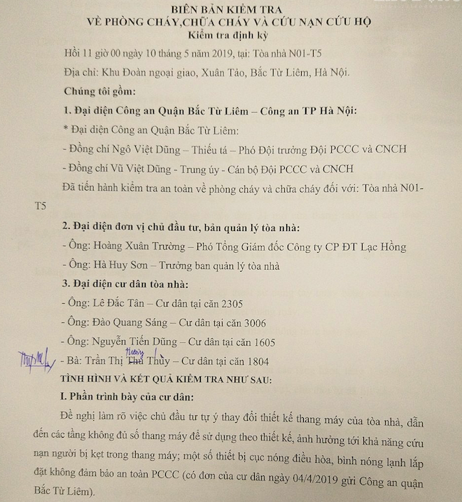 KĐT Ngoại giao đoàn: Thang máy bịt kín, cư dân lo sợ