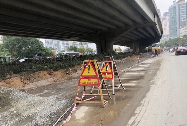 Hà Nội: Xén vỉa hè, dải phân cách để mởi rộng 15 tuyến đường