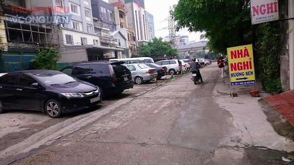 Quận Đống Đa (Hà Nội): Cần xử lý nghiêm bãi xe không phép tại phường Ô Chợ Dừa - Hình 1
