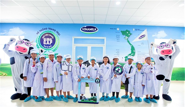 Phụ huynh học sinh: ‘hãy yên tâm về sữa học đường'