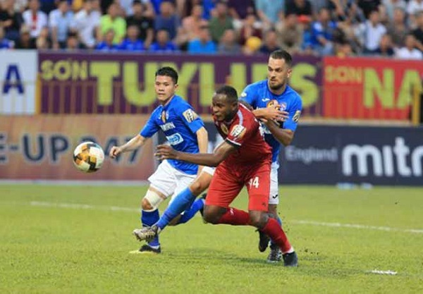 Đánh bại Đội Quảng Ninh, CLB TP. HCM giữ vững ngôi đầu bảng