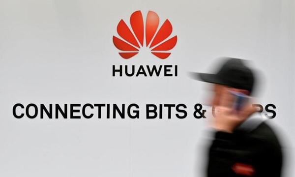 Mỹ nương tay, hoãn trừng phạt Huawei tới tháng 8 - Hình 1