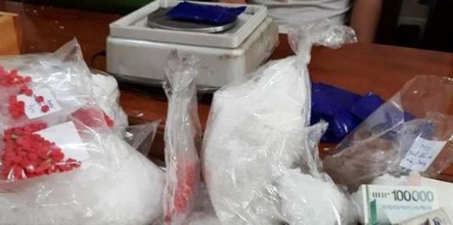 Nghệ An: Điều khiển xe ô tô KIA Morning vận chyuển gần 2,7 kg ma túy - Hình 2