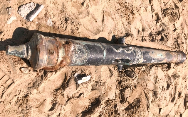 Đà Nẵng: Tìm thấy khẩu thần công 200 năm tuổi thời Minh Mạng ở bờ biển