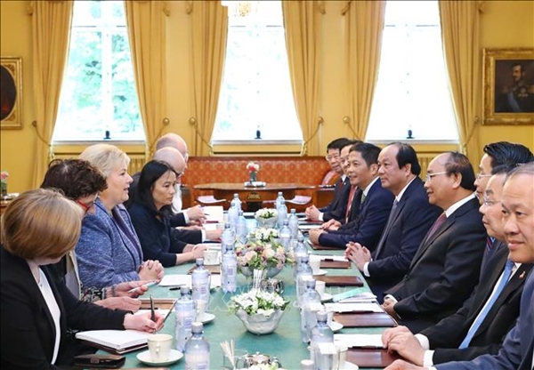 Thủ tướng Nguyễn Xuân Phúc hội đàm với Thủ tướng Na Uy - Hình 1