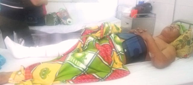 Quảng Nam: Truy đuổi "cát tặc" một cán bộ xã bị tông gãy xương đùi