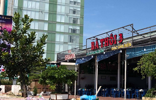 Đà Nẵng: Sẽ tháo dỡ hàng loạt nhà hàng, quán tạm xây trái phép ven biển - Hình 2