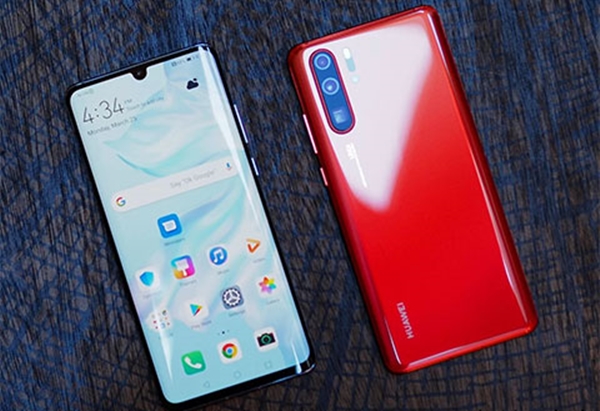 Huawei P30 Pro mất giá: Mua nghìn USD, bán lại hơn 100 USD