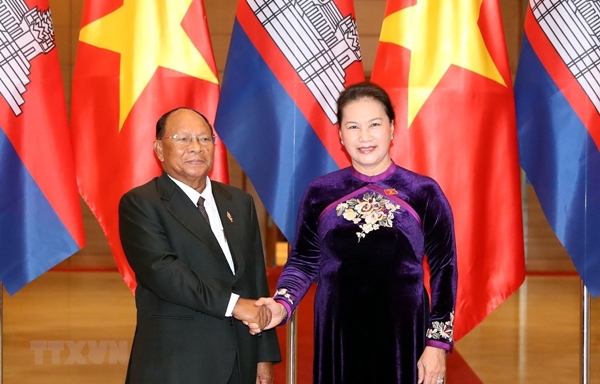 Chủ tịch Quốc hội đón, hội đàm với Chủ tịch Quốc hội Campuchia - Hình 1