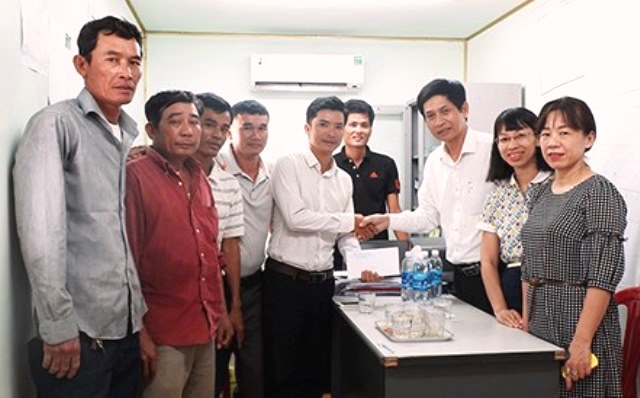 Đà Nẵng: Trao thưởng cho công nhân tìm thấy khẩu thần công niên đại 200 năm thời nhà Nguyễn - Hình 1
