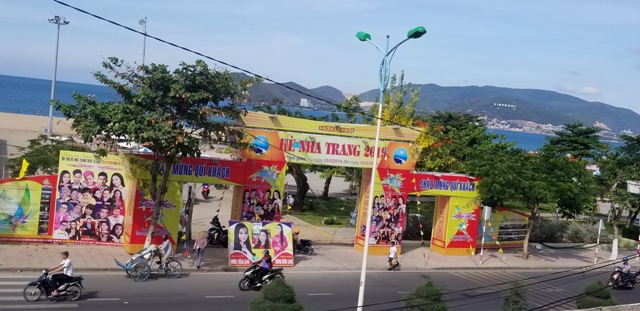 Tưng bừng Hội chợ hè Nha Trang