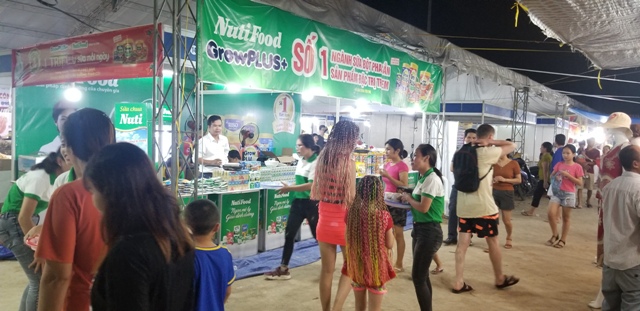 Tưng bừng Hội chợ hè Nha Trang - Hình 2