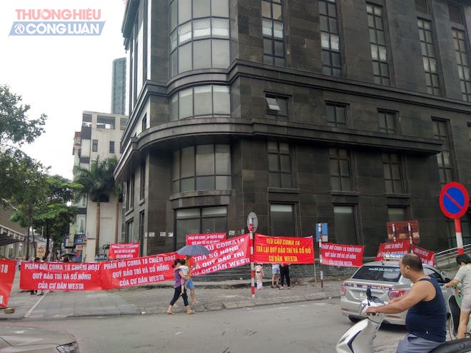 Hà Đông (Hà Nội): Hàng trăm hộ dân Westa căng băng rôn phản đối CĐT COMA18 - Hình 7