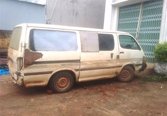 Kon Tum: Vận chuyển gỗ lậu, bị phát hiện dọa đốt xe phi tang