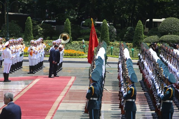 Thủ tướng Nguyễn Xuân Phúc chủ trì lễ đón chính thức người đồng cấp Italia - Hình 2