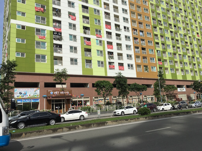 Chung cư Booyoung Vina Mỗ Lao (Hà Đông): Cư dân căng băng rôn đòi trả lại lối đi chung