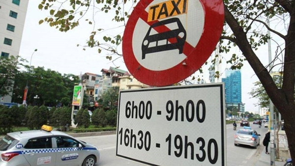 Hà Nội: Công bố 11 tuyến đường cấm xe taxi hoạt động vào giờ cao điểm