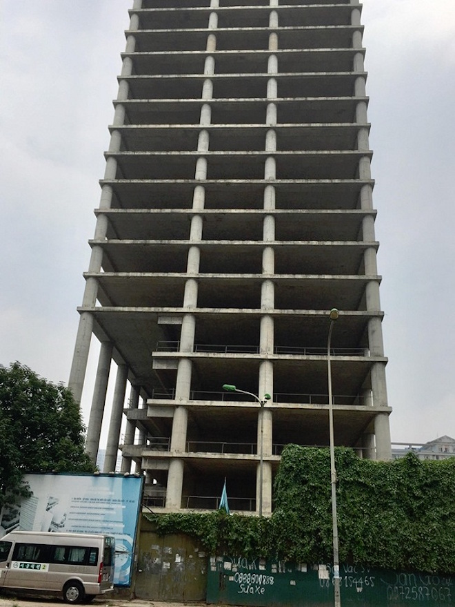 Cận cảnh toà tháp nghìn tỷ Vicem bỏ hoang cả thập kỷ