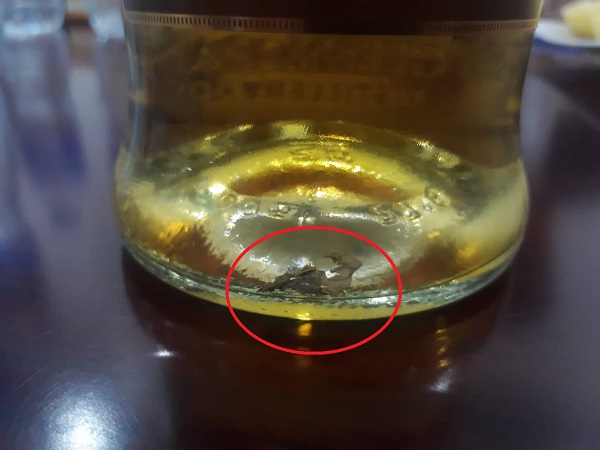 Cần làm rõ chai rượu Glenmorangie của Moet Hennessy nhập khẩu xuất hiện “dị vật”?