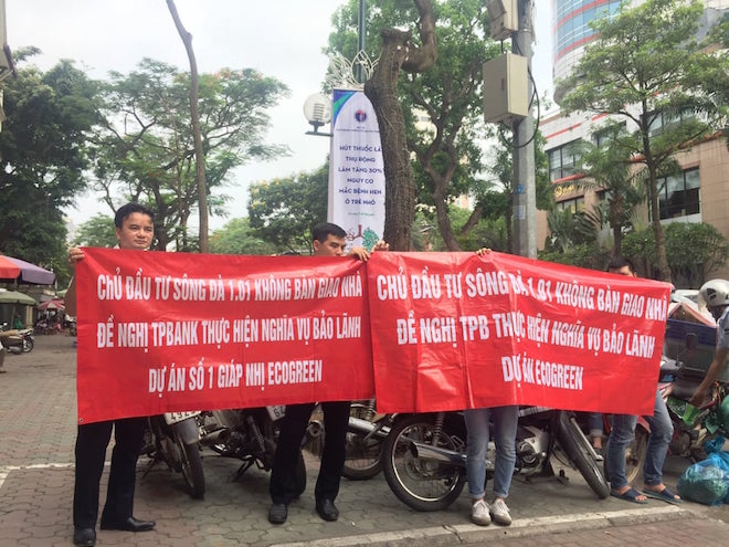 Vỡ tiến độ, khách hàng dự án Eco Green Tower đòi tiền ngân hàng bảo lãnh