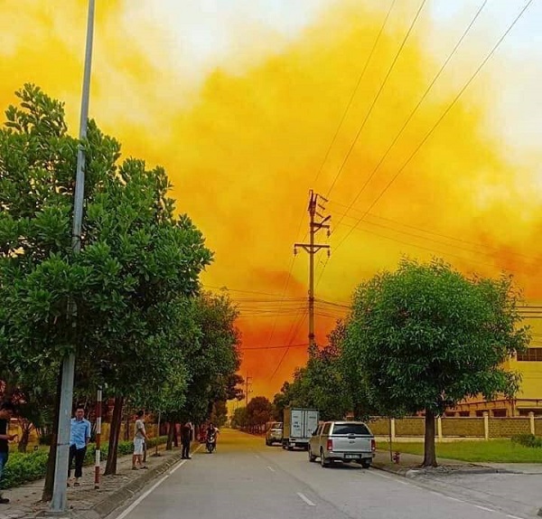 Hải Dương: Khói vàng bao phủ KCN Phúc Điền, dân lo lắng ô nhiễm môi trường