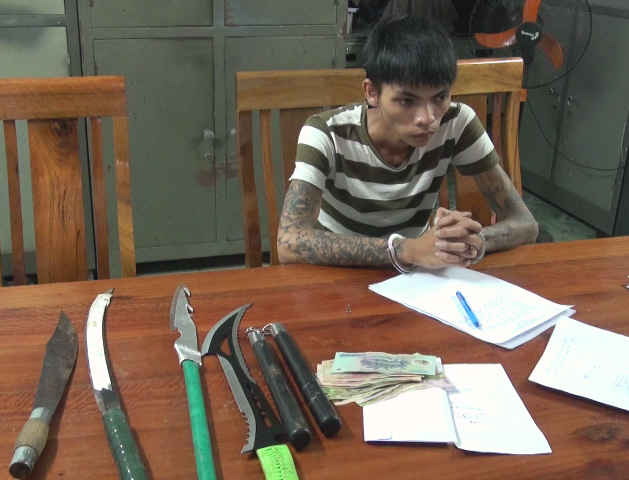 Quảng Nam: Bắt đối tượng mua bán ma túy trái phép, thu giữ nhiều hung khí