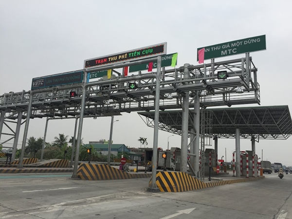Thủ tướng yêu cầu Bộ GTVT báo cáo tình hình thực hiện thu phí tự động không dừng