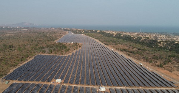 Chính thức vận hành Nhà máy Điện mặt trời Mũi Né