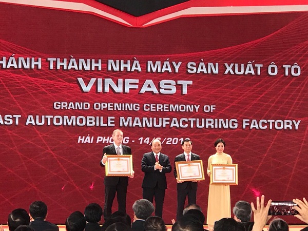 Thủ tướng Nguyễn Xuân Phúc dự Lễ khánh thành Nhà máy Sản xuất ô tô Vinfast tại Hải Phòng - Hình 5