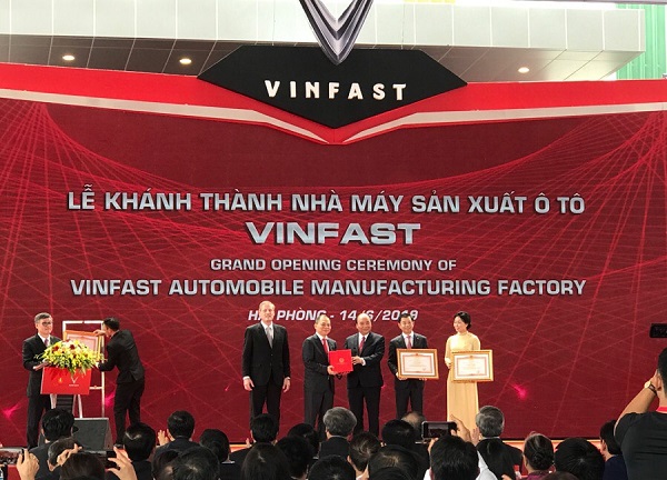 Thủ tướng Nguyễn Xuân Phúc dự Lễ khánh thành Nhà máy Sản xuất ô tô Vinfast tại Hải Phòng - Hình 4