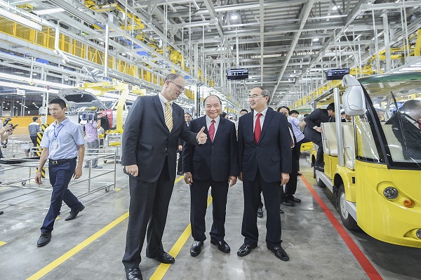 Thủ tướng Nguyễn Xuân Phúc dự Lễ khánh thành Nhà máy Sản xuất ô tô Vinfast tại Hải Phòng - Hình 6