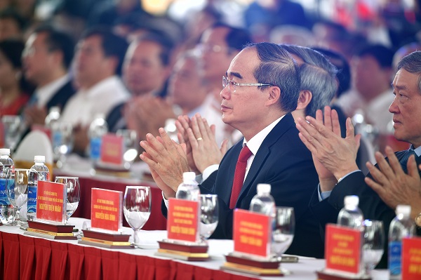 Thủ tướng Nguyễn Xuân Phúc dự Lễ khánh thành Nhà máy Sản xuất ô tô Vinfast tại Hải Phòng - Hình 3