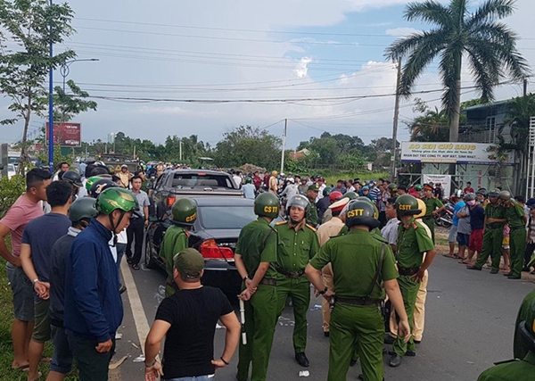 Bắt khẩn cấp người cầm đầu nhóm ‘giang hồ’ bao vây xe công an ở Đồng Nai - Hình 1