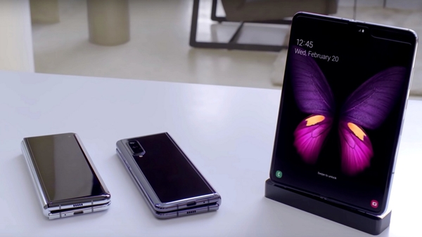 Nhà mạng AT&T hủy toàn bộ đơn đặt trước Galaxy Fold