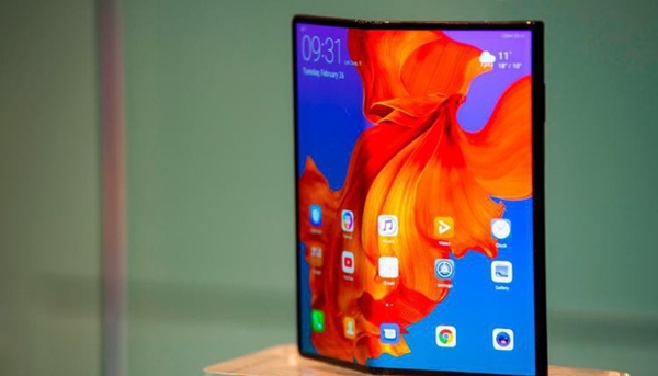 Sau laptop, Huawei tiếp tục hoãn ngày ra mắt điện thoại màn hình gập Mate X - Hình 1