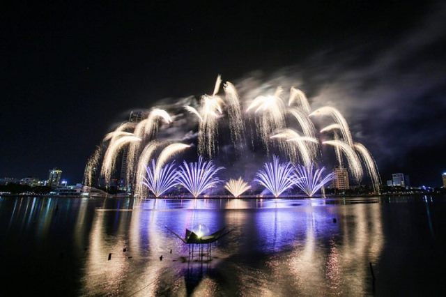 DIFF 2019: Hai đội pháo hoa Anh và Trung Quốc có mặt tại Đà Nẵng