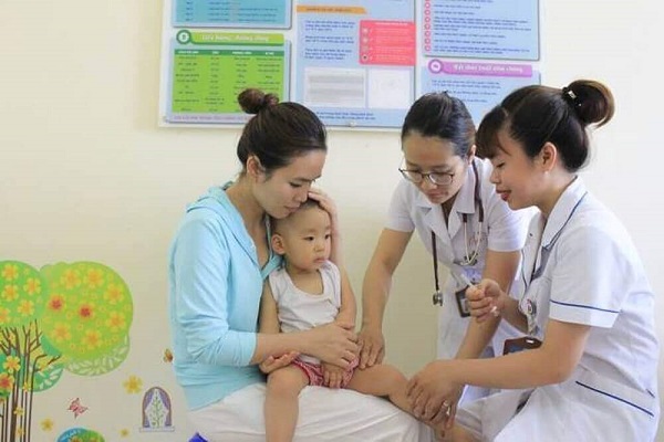 Hà Nội: Số ca mắc dịch sốt xuất huyết tăng mạnh trong thời gian qua - Hình 1
