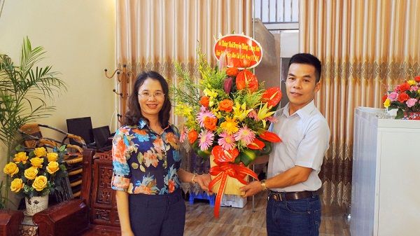 Lãnh đạo Sở TT&TT Lạng Sơn chúc mừng Báo Thương hiệu & Công luận nhân ngày báo chí CMVN