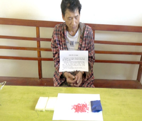 Điện Biên: Bắt đối tượng vận chuyển 2 bánh heroin, 200 viên ma túy tổng hợp về Việt Nam tiêu thụ