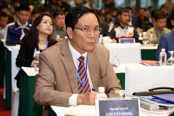 Phó Chủ tịch phụ trách tài chính VFF Cấn Văn Nghĩa xin từ chức - Hình 1