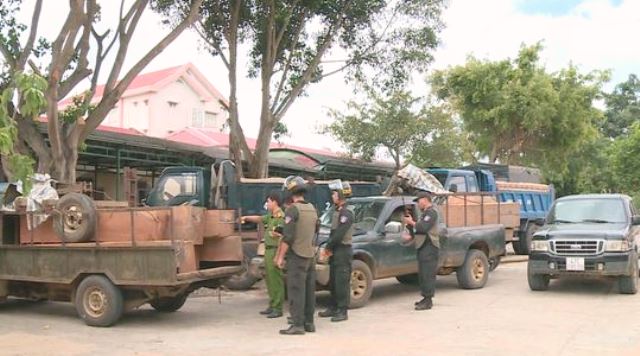 Đắk Lắk: Vây bắt 7 đối tượng vận chuyển gỗ lậu chống trả quyết liệt