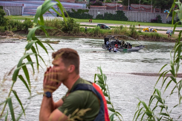 Dòng sông tử thần và bi kịch của di dân bị 'sói đồng cỏ' dụ dỗ - Hình 3