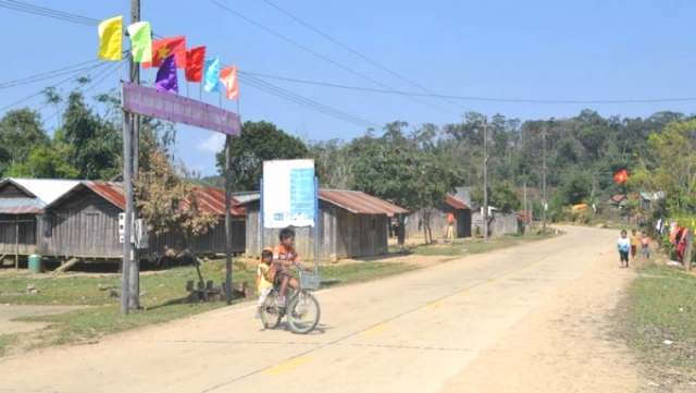 Huyện Kon Plông-Kon Tum: Vụ phun thuốc diệt cỏ ven QL24: Công ty nói nhân viên... làm liều