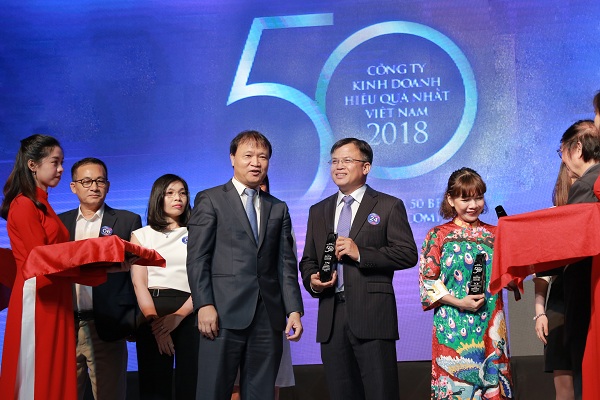 VPBank là một trong 50 công ty kinh doanh hiệu quả nhất Việt Nam