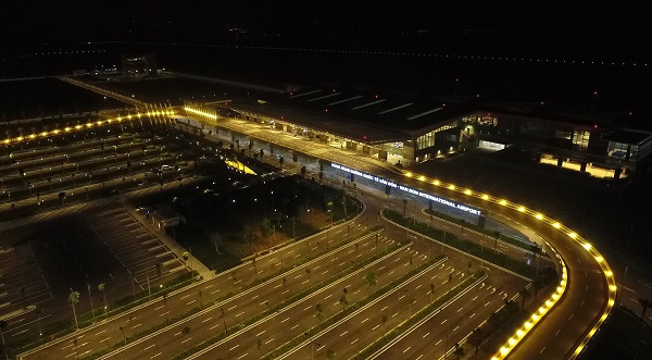 Quảng Ninh sẽ khai thác tối đa lợi thế giao thông qua sân bay Vân Đồn để phát triển du lịch - Hình 1